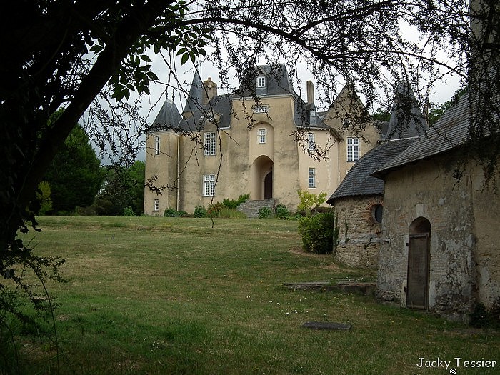 Chateau_Pescheray